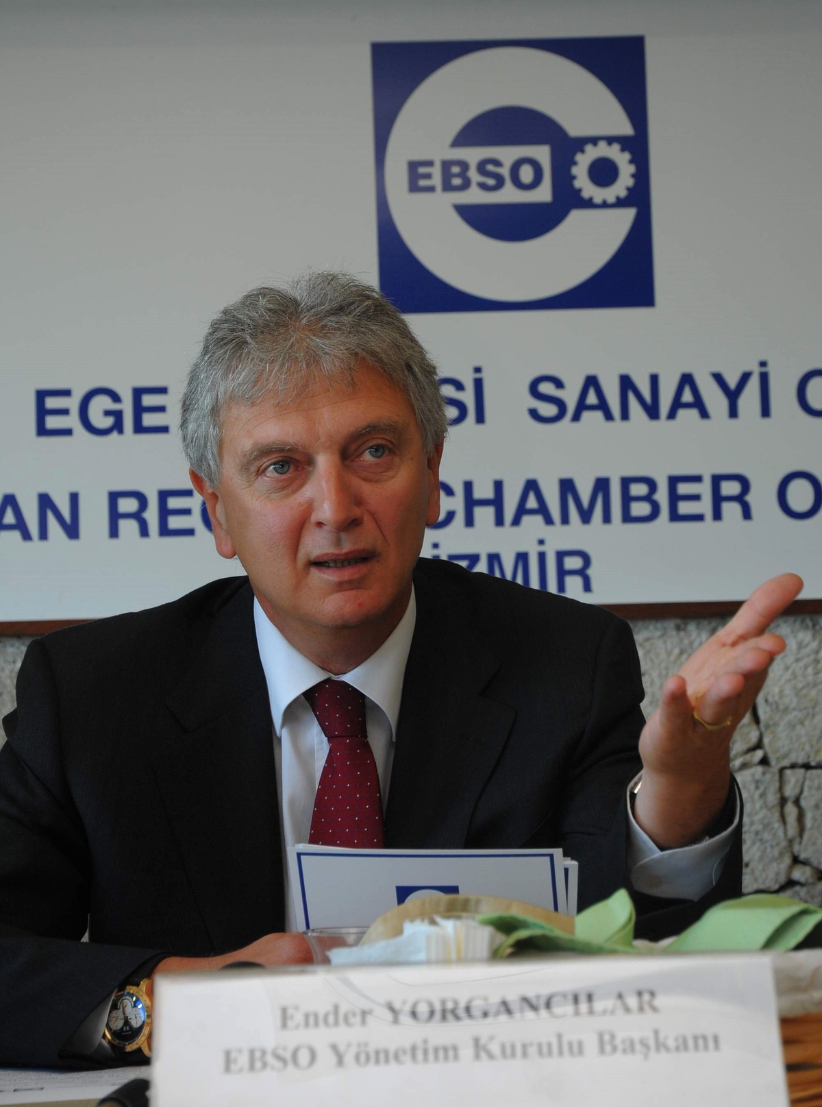 Sanayi İhracatla Büyüyor"