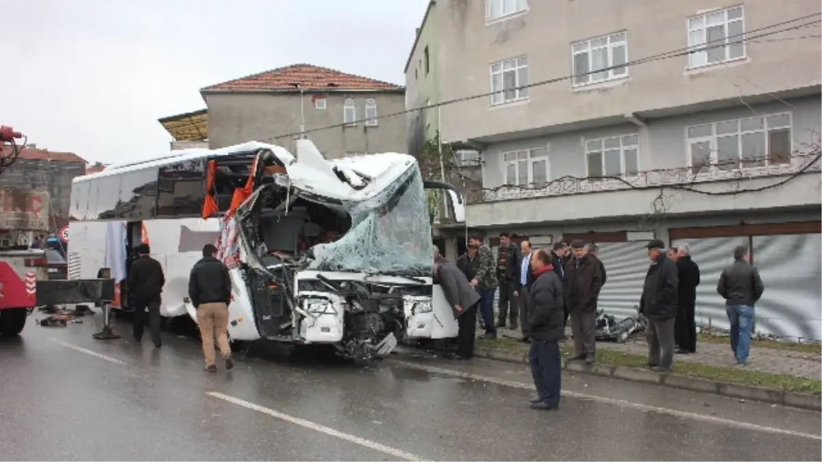 Bafra'da Trafik Kazası: 4 Yaralı
