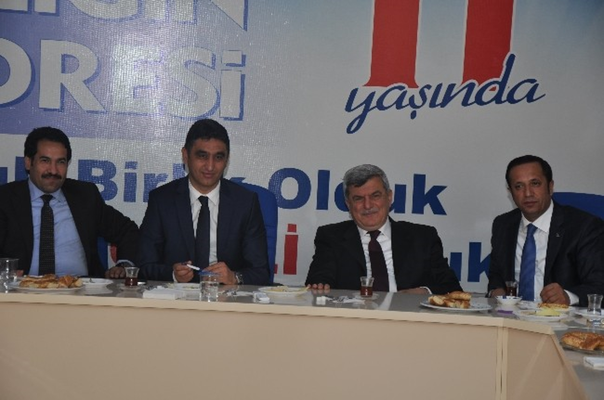 Başkan Karaosmanoğlu Dilovası Belediye Meclis Üyesi Adaylarıyla Bir Araya Geldi
