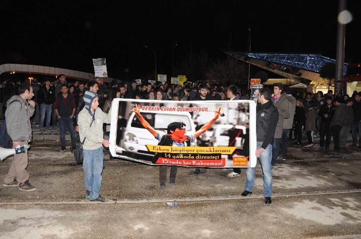 Berkin Elvan İçin Oturma Eylemi Yaptılar