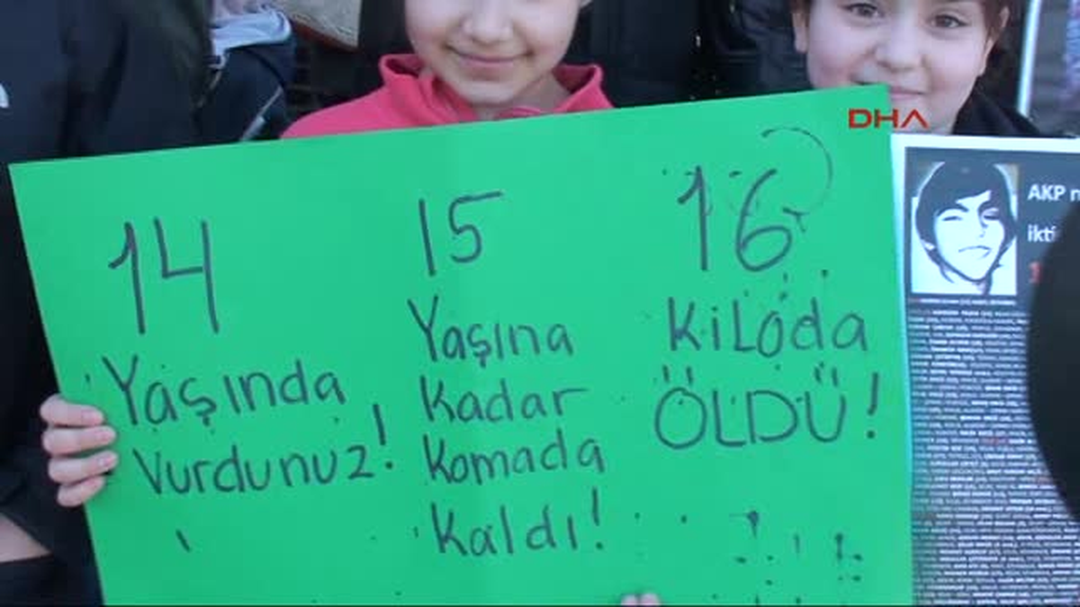 Berkin İçin Kopenhag Büyükelçiliği Önünde Gösteri