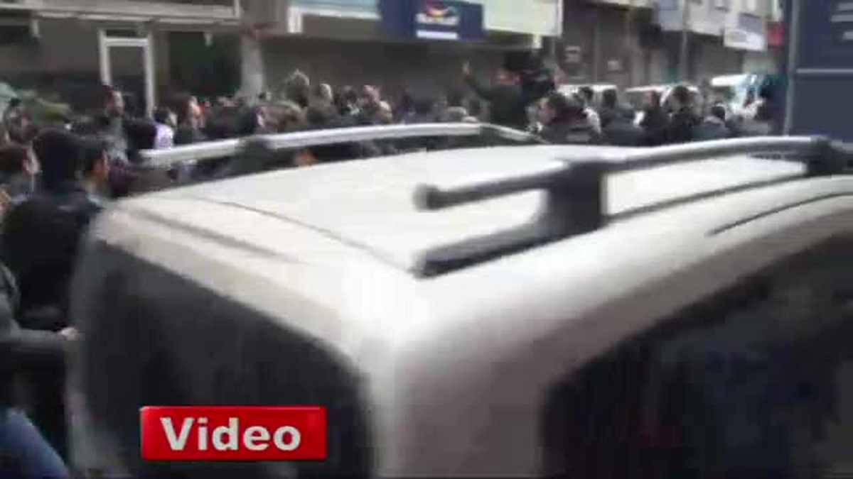 Burak Can\' Eyleminde Gerginlik