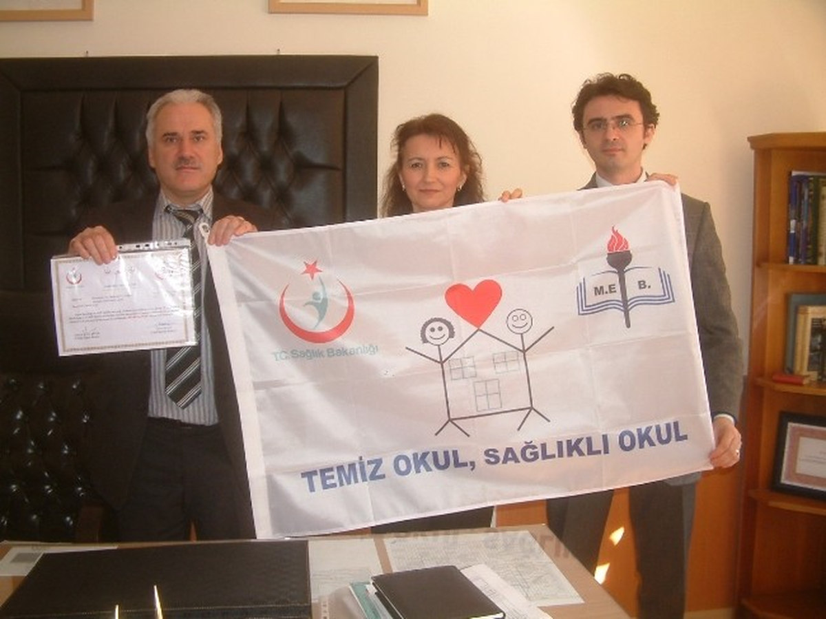 Burhaniye\'de İmam Hatip\'e Beyaz Bayrak Ödülü