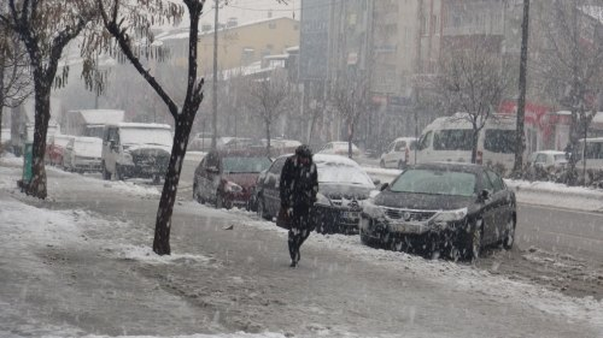 Muş\'ta Kar Yağışı