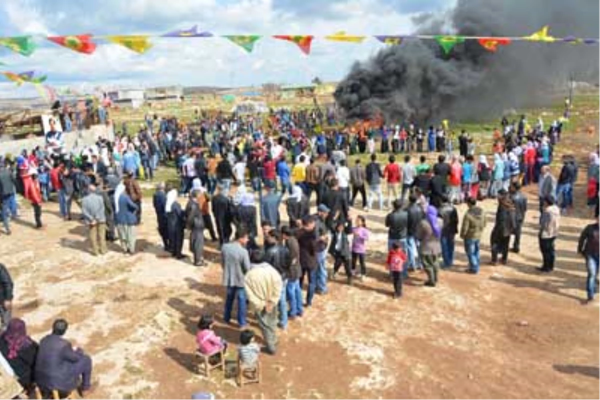Ergani\'ye Bağlı Ahmetli Köyünde Newroz Kutlaması