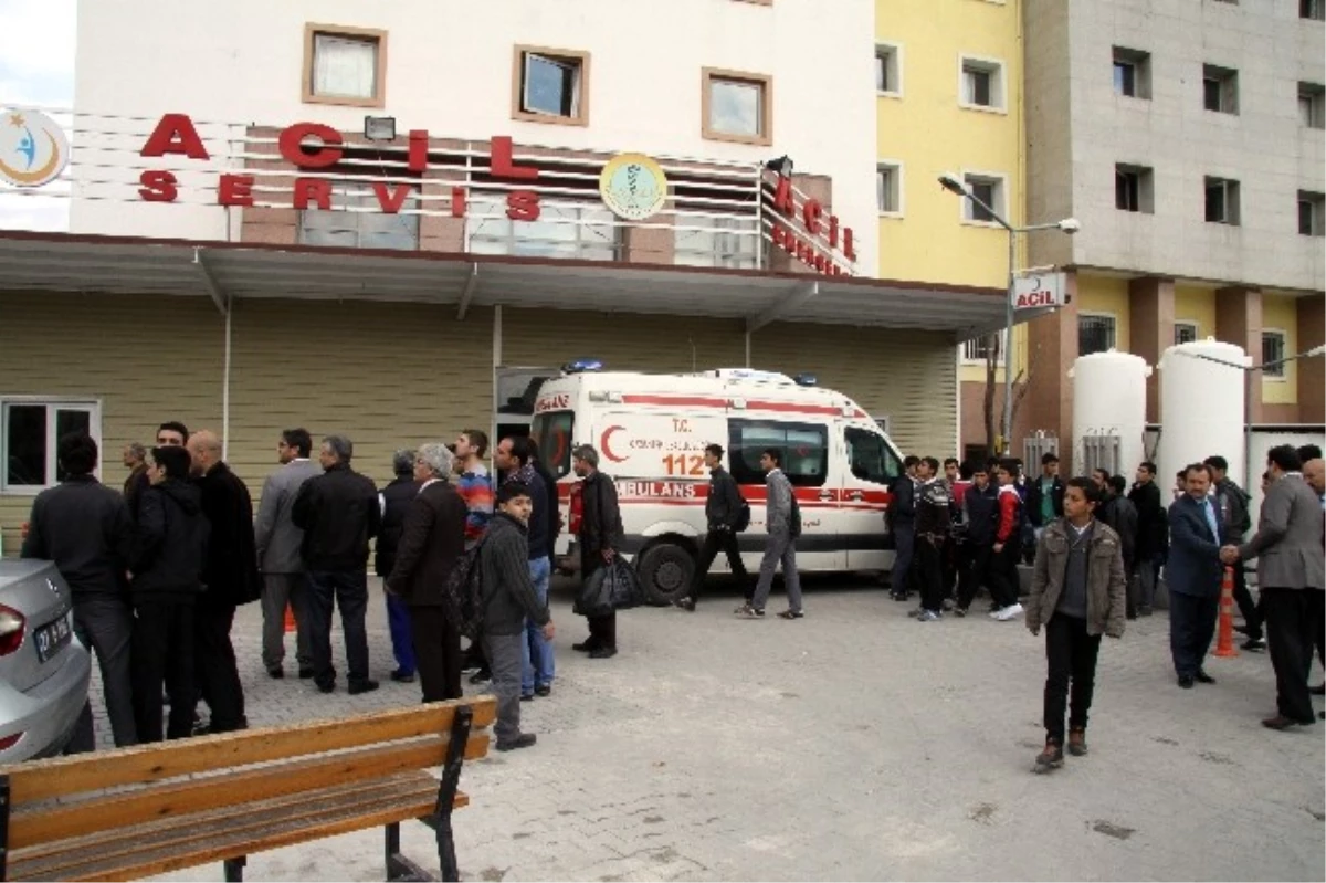 Gaziantep\'te Lise Müdürü ile Yardımcısı Bıçaklandı