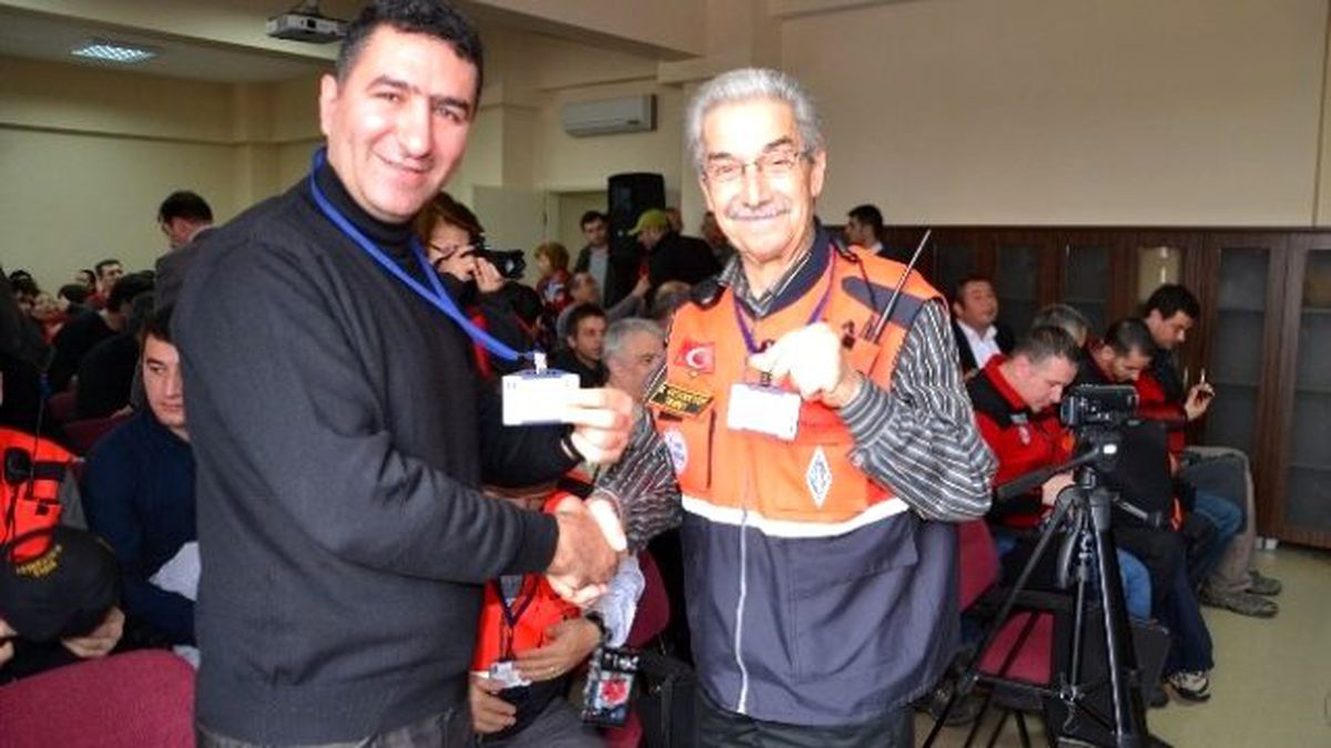 Gönüllü İtfaiyecilere Kimlik Kartları Dağıtıldı