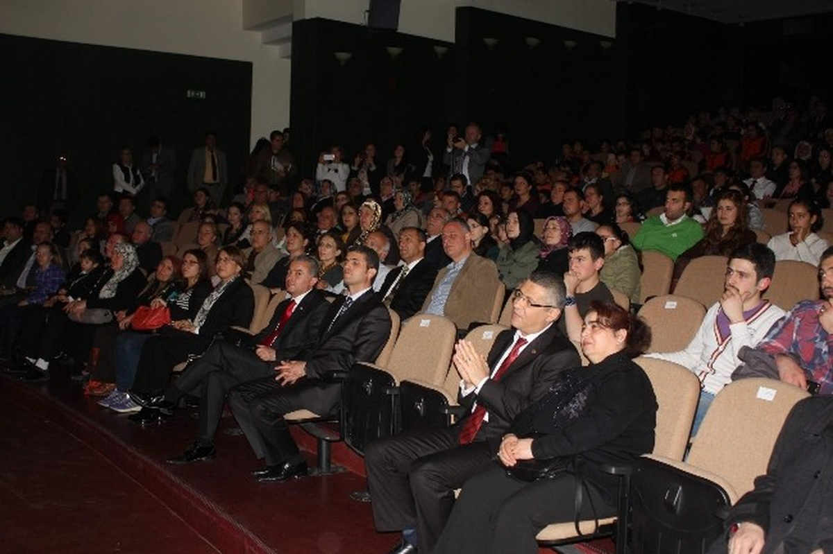 Gaziantep\'te Görme Engelliler Yanık Sesleriyle Ağlattı