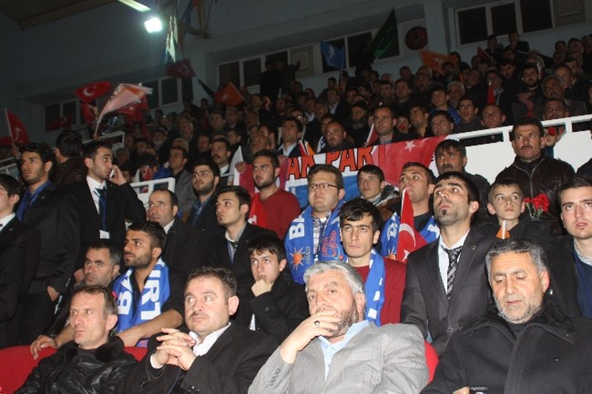 İçişleri Bakanı Efkan Ala, Bayburt\'ta Aday Tanıtım Toplantısına Katıldı