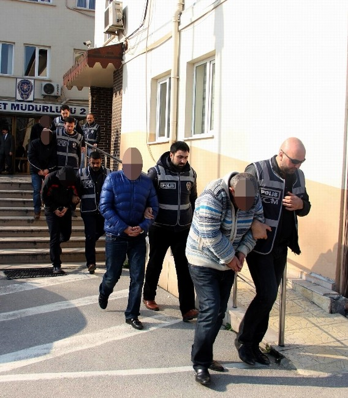 İnternet Üzerinden Bahis Oynatanlara Polis Baskını