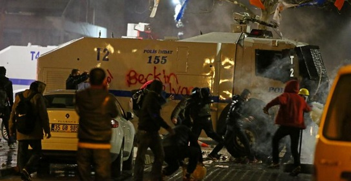İzmir\'de Berkin Elvan Eylemine Polis Müdahalesi (7)