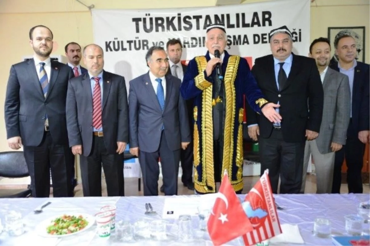 Kamalak\'tan Türkistanlılara Ziyaret