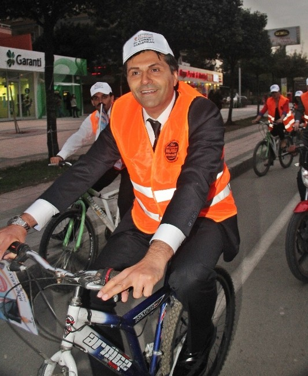 Karaarslan\'dan Bisikletle Seçim Çalışması