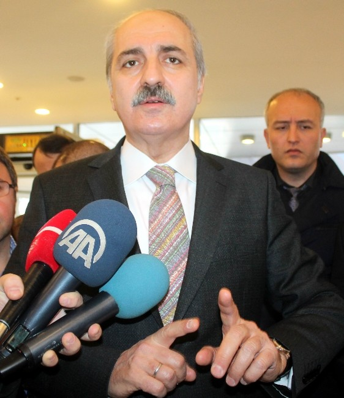 Kurtulmuş: "Kimsenin Türkiye\'yi Bir Savaş Alanına Çevirmeye Hakkı Yok"