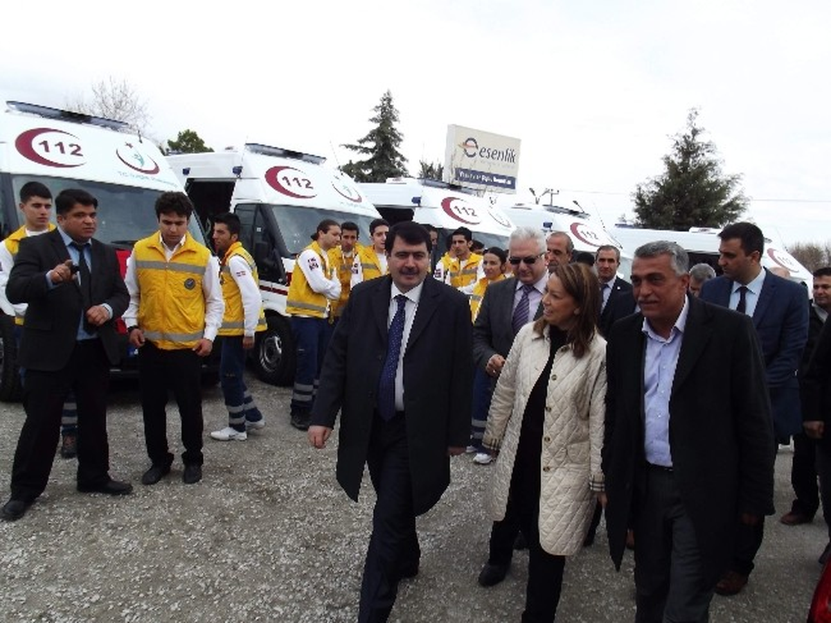 Malatya\'da 8 Ambulans Törenle Hizmete Sunuldu