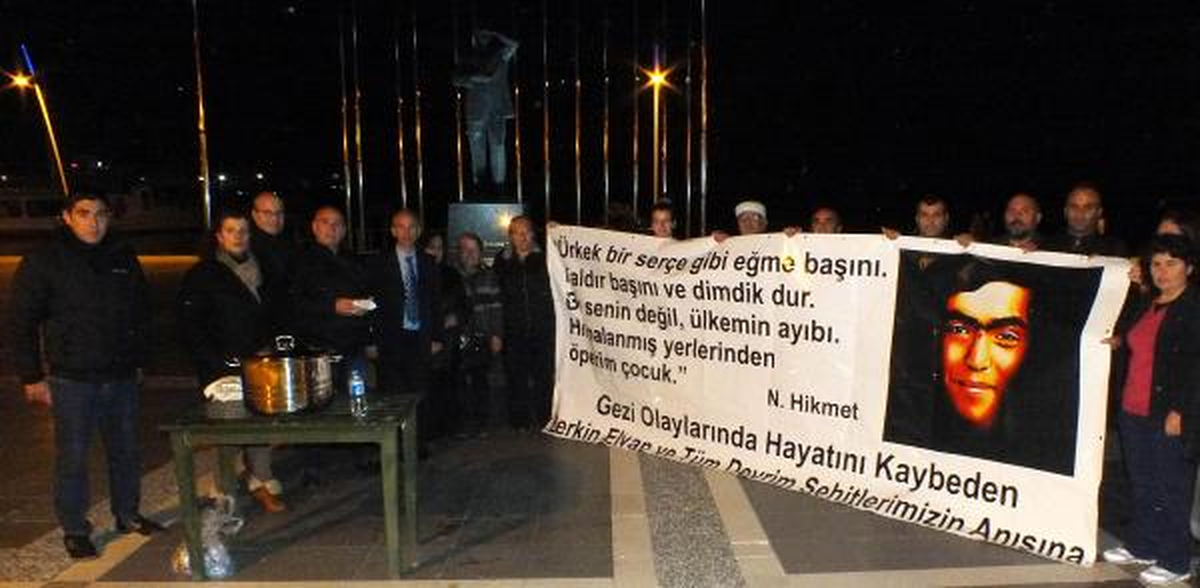 Marmaris\'te Berkin Elvan İçin Helva Dağıtıldı