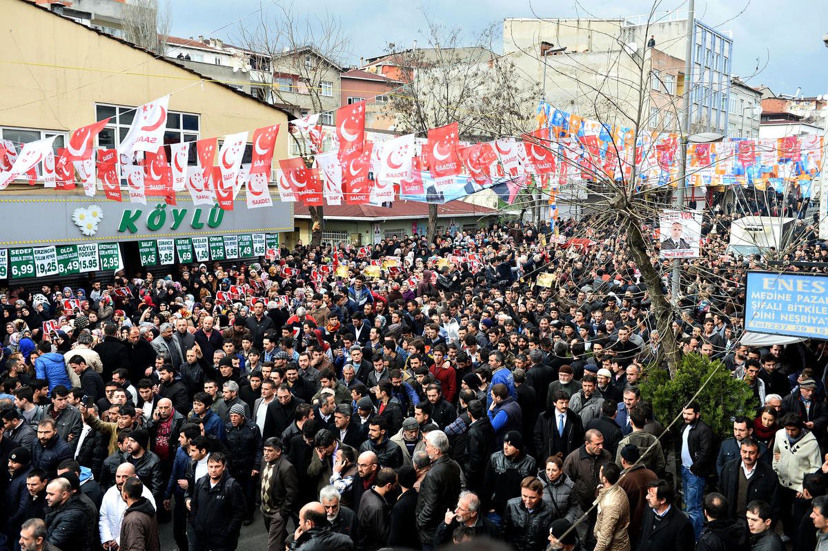 Okmeydanı\'nda Öldürülen Genç İçin Yollara Düştüler