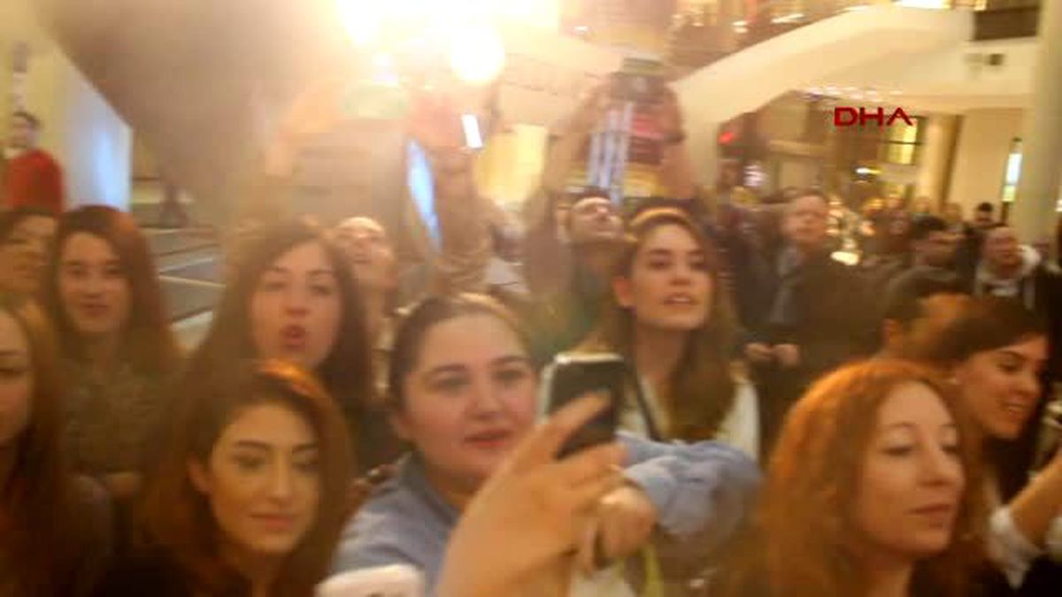 Sadece Sen? Ekibi, Filmi Köln\'de Seyircilerle Birlikte İzledi