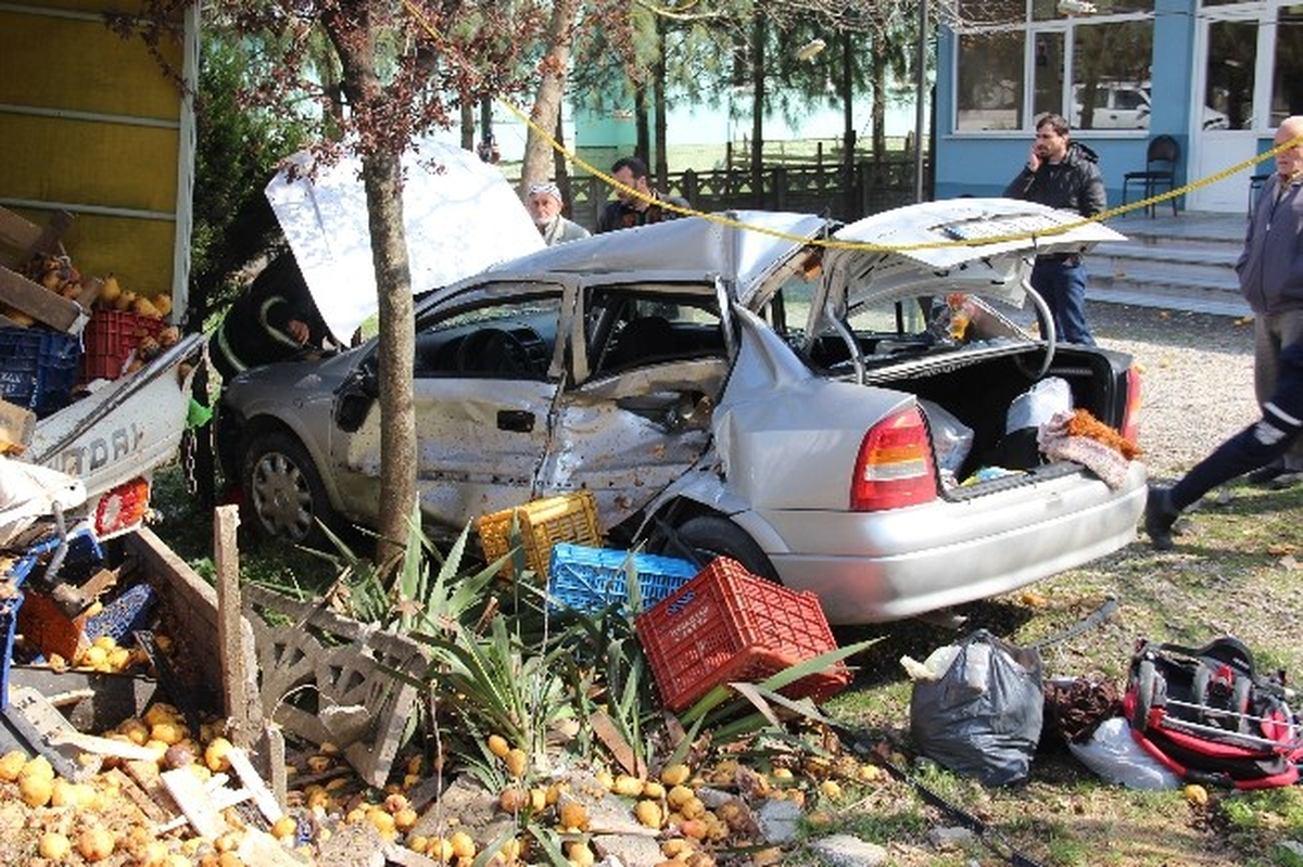 Sakarya\'da Trafik Kazası: 1 Ölü, 4 Yaralı