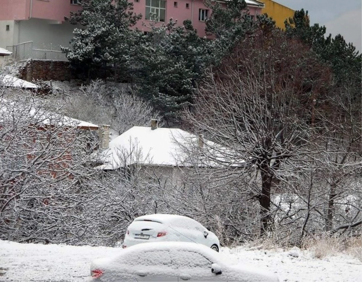 Sivas\'ta Kar Yağışı Etkili Oluyor