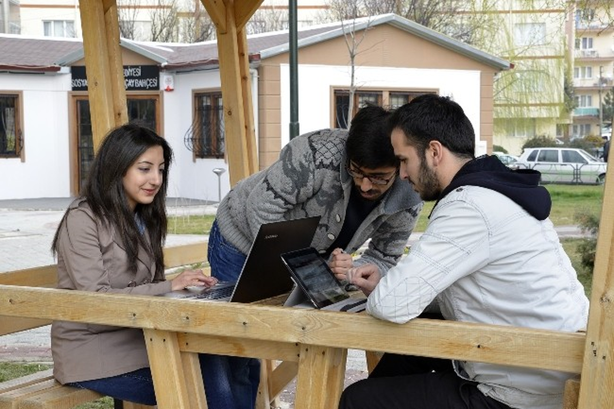 Tepebaşı Parklarında Ücretsiz İnternet Hizmeti