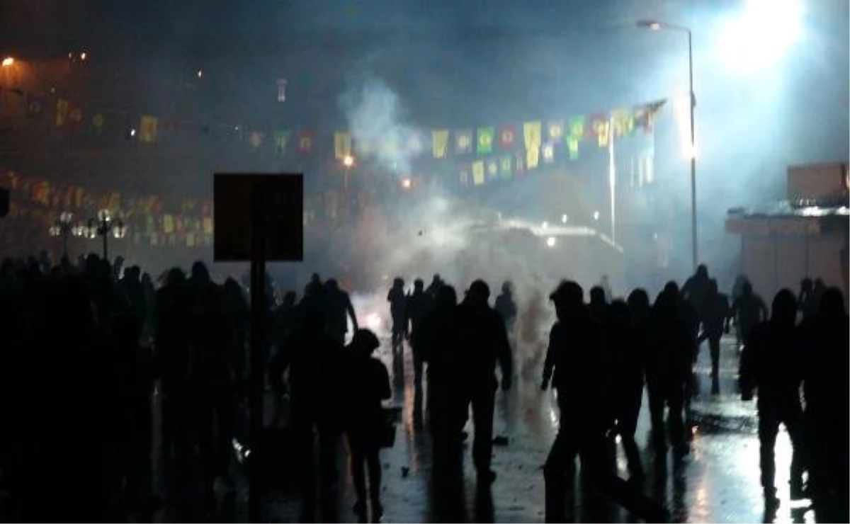 Tunceli\'de Olaylar Çıktı, Kalp Krizi Geçiren Polis Yoğun Bakıma Alındı (3)