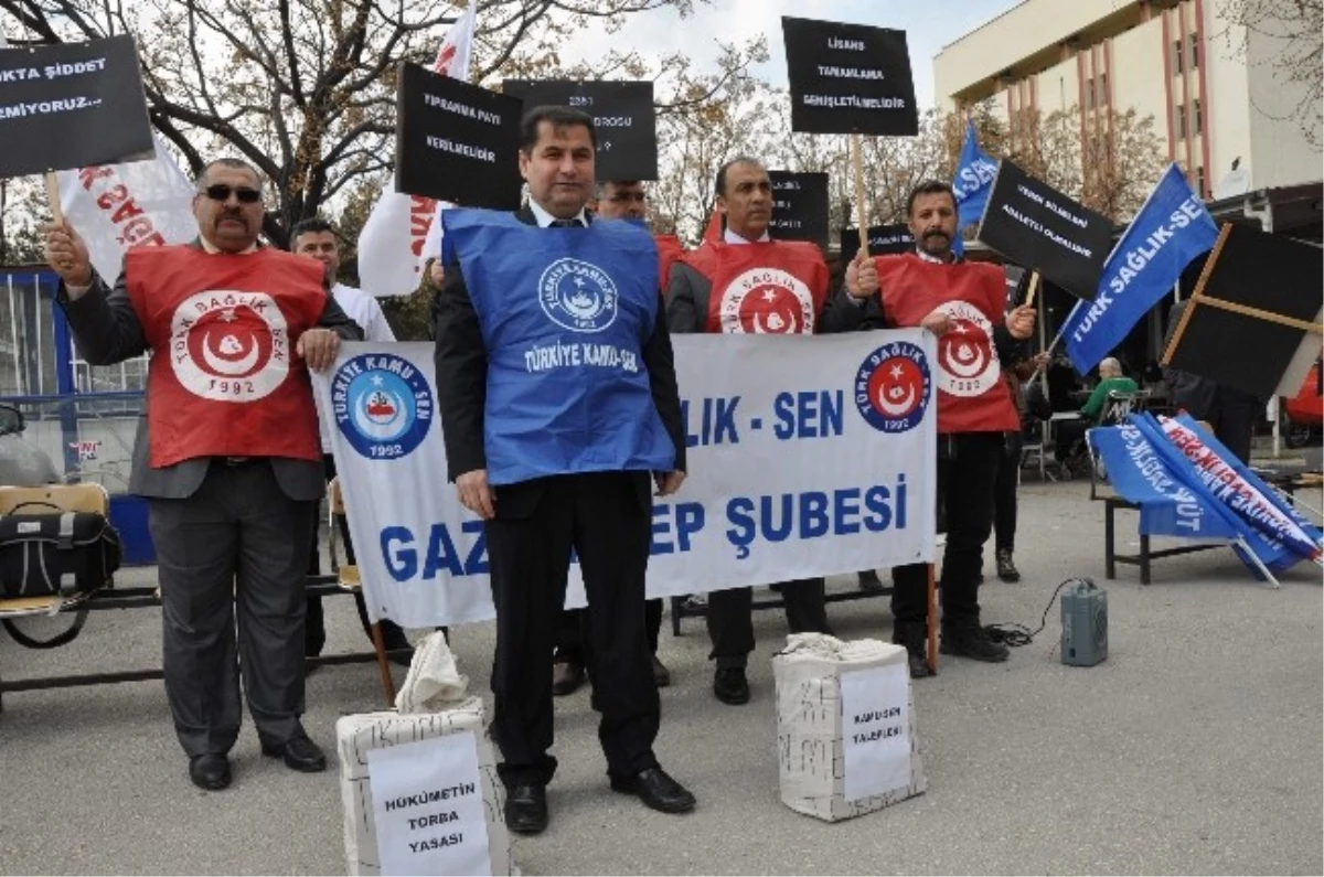Gaziantep\'te Türk Sağlık-Sen Torba Yasaları Protesto Etti