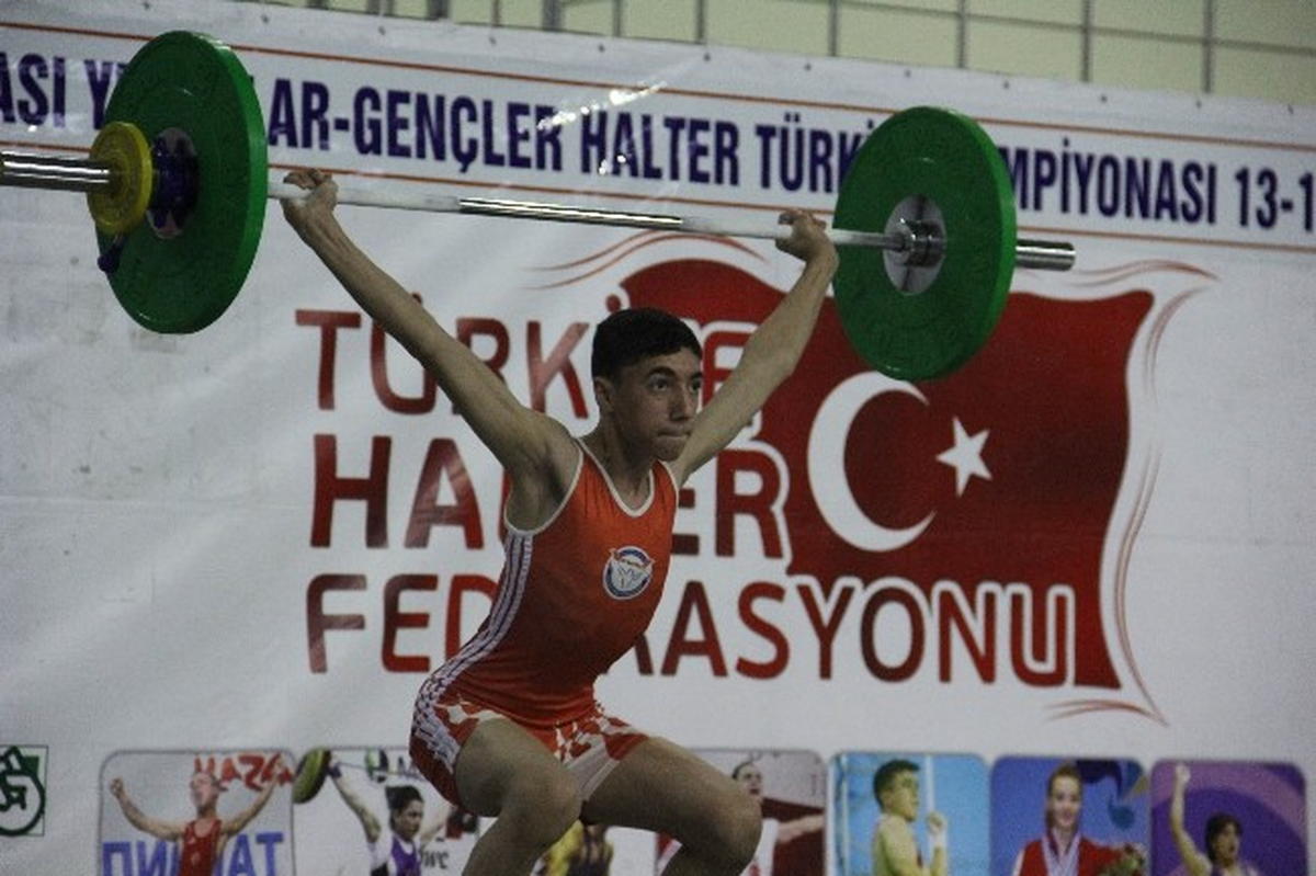 Türkiye Okullararası Yıldızlar ve Gençler Halter Şampiyonası Başladı