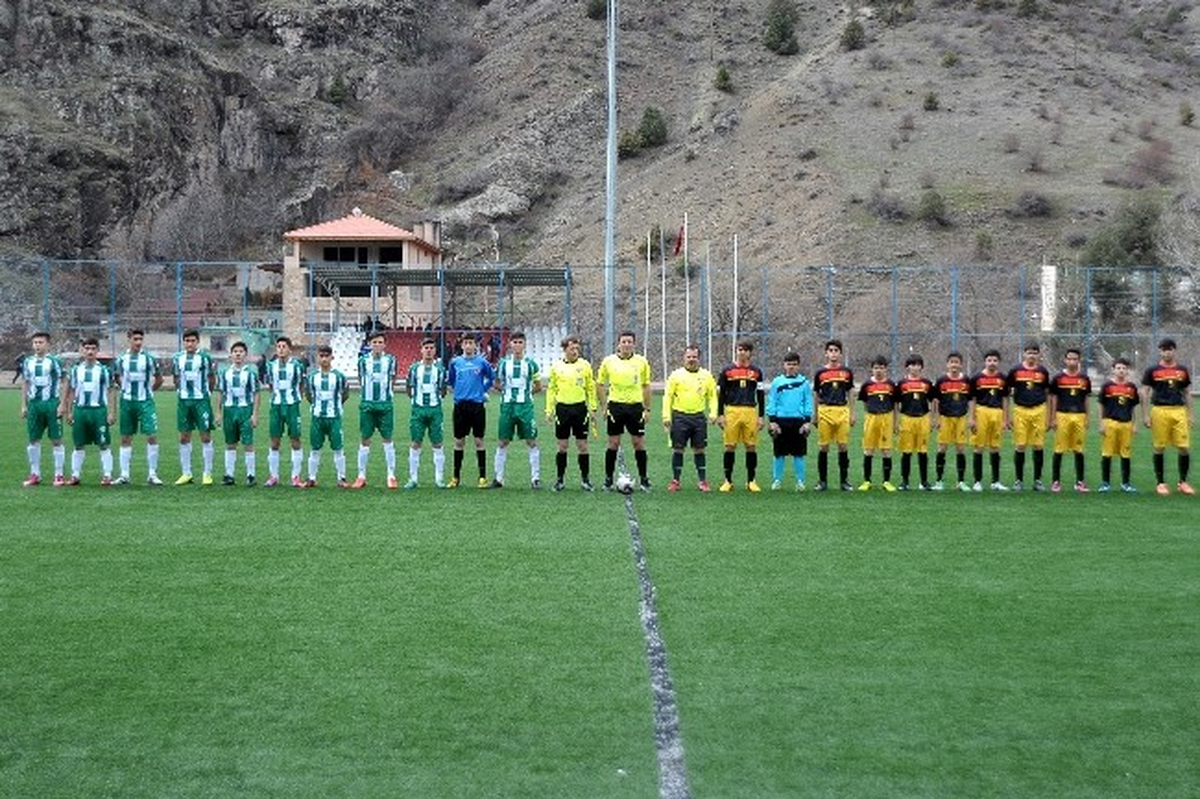 U-15 Türkiye Şampiyonası Grup Müsabakaları Gümüşhane\'de Başladı