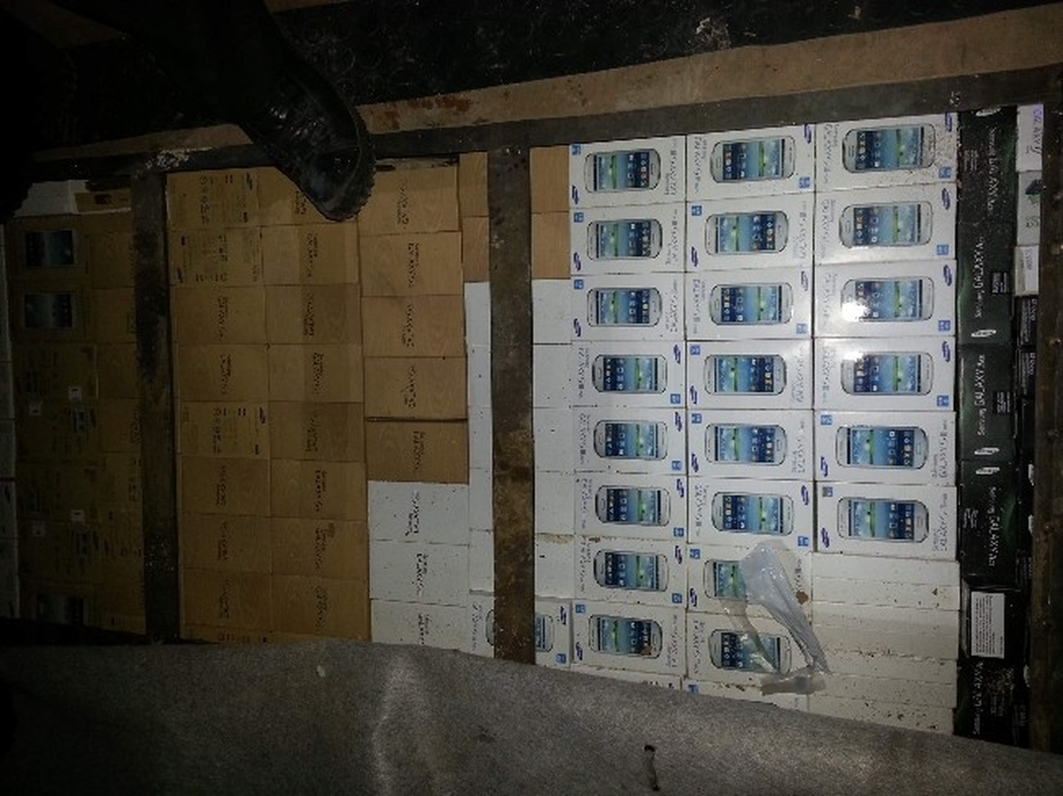 Van\'da 179 Adet Kaçak Cep Telefonu Ele Geçirildi