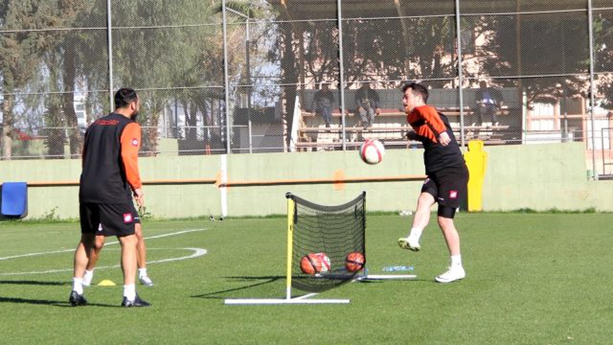 Adanaspor\'da Gaziantep Büyükşehir Belediyespor Maçı Hazırlıkları