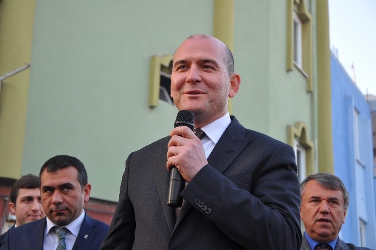 AK Partili Soylu Hem Ağladı Hem Ağlattı