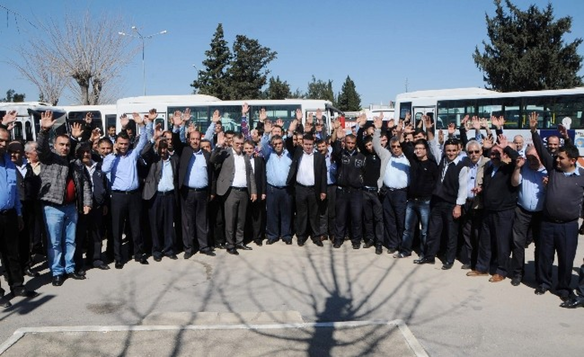 Antalya\'da Toplu Ulaşım Araçlarında Siyasi Reklam Tartışması