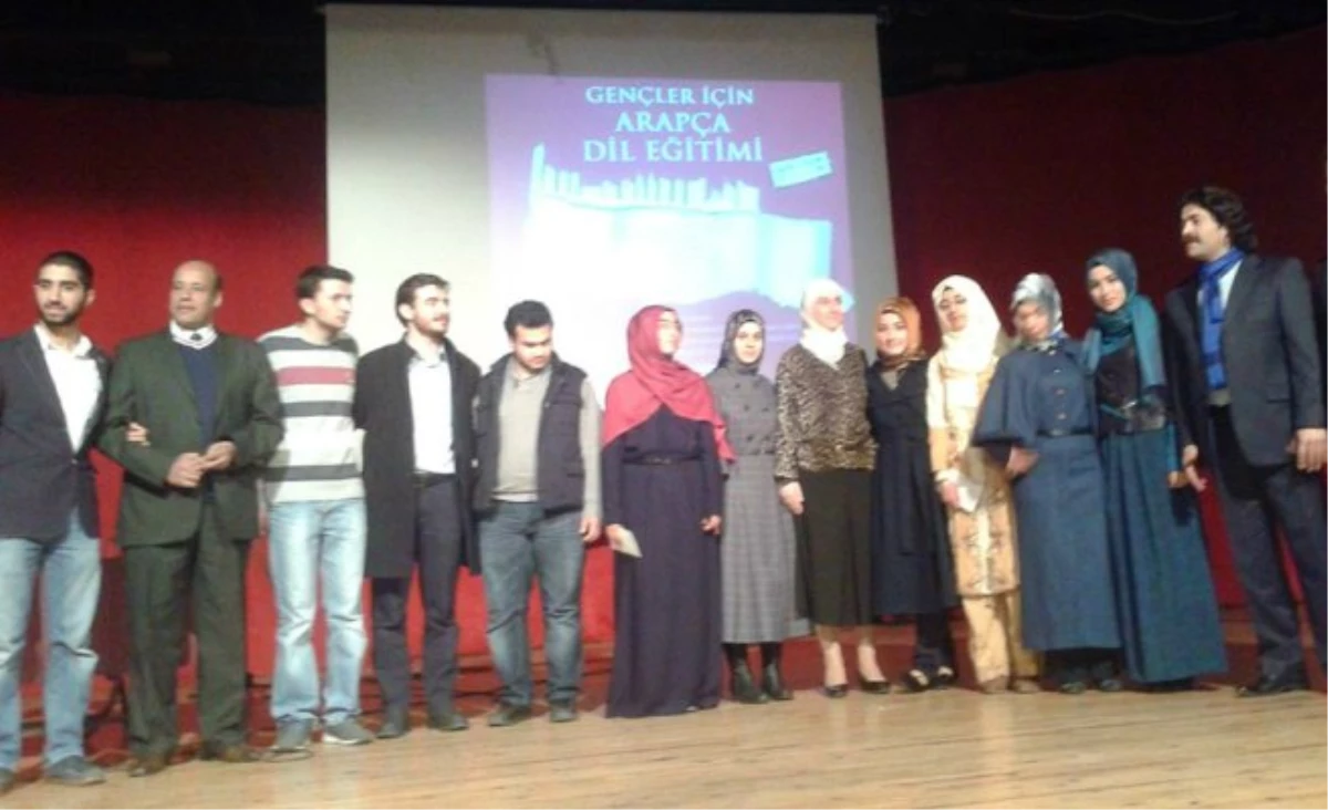 Arapça Öğrenen Gençler İzmir\'de Yarıştı