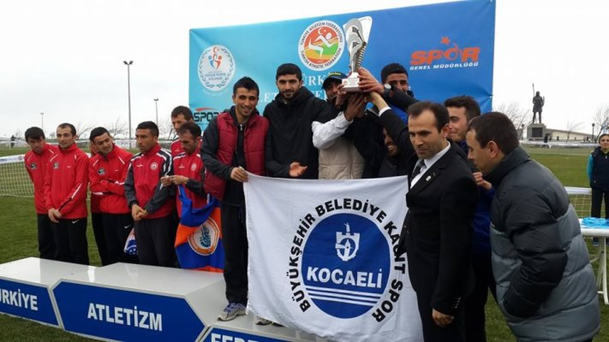 Atletlerimiz Kros Ligi\'ni Kupalarla Kapattı