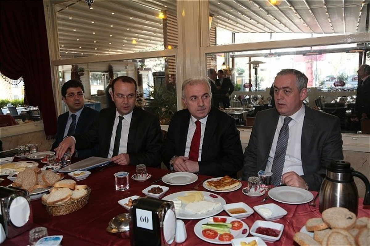 Aziz Babuşçu: "30 Mart\'a Kadar Projelerinizi Açıklayın"