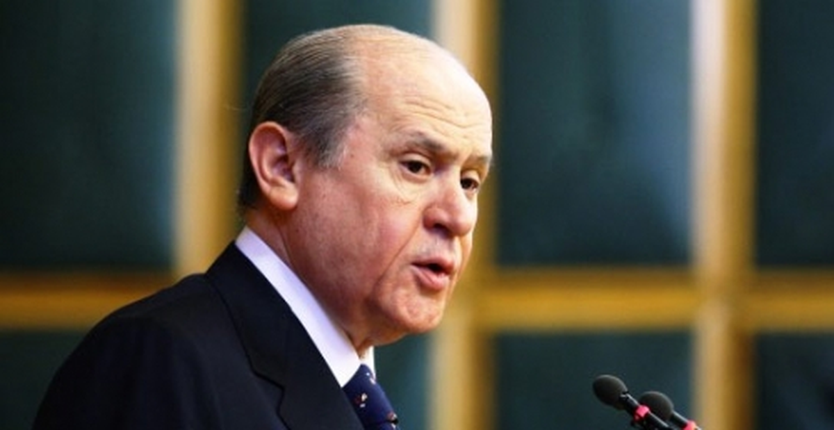 Bahçeli Sandıklı\'da Partililerle Kucaklaştı