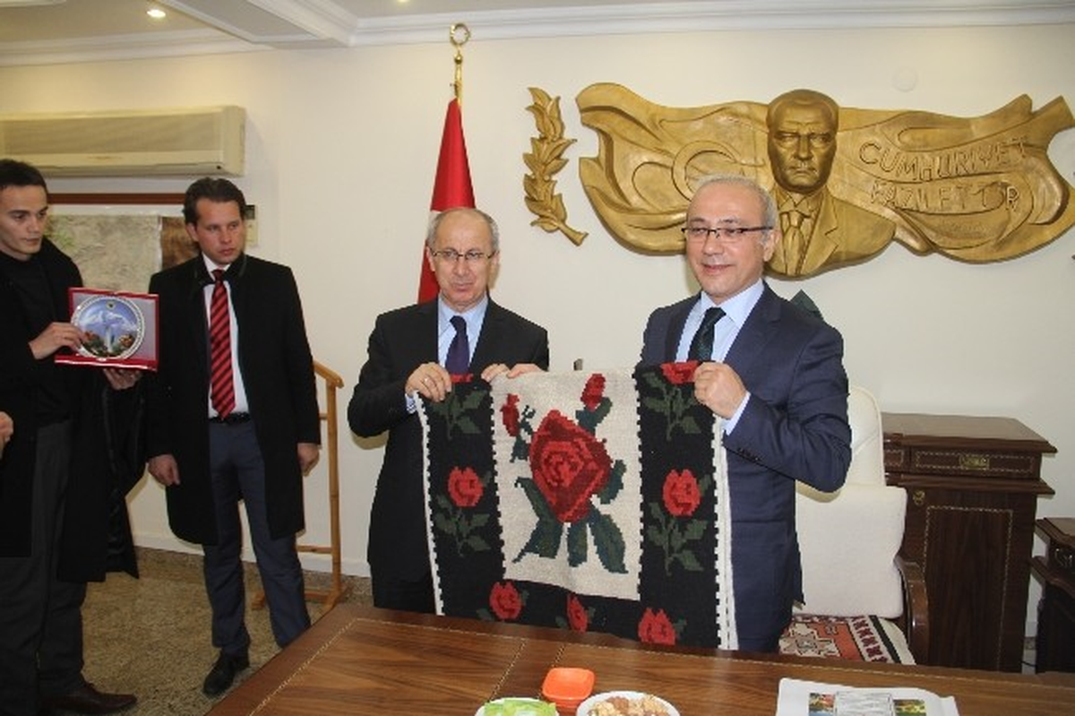 "Iğdır\'da Birlik Beraberliğe ve Dayanışmaya İhtiyacımız Var"