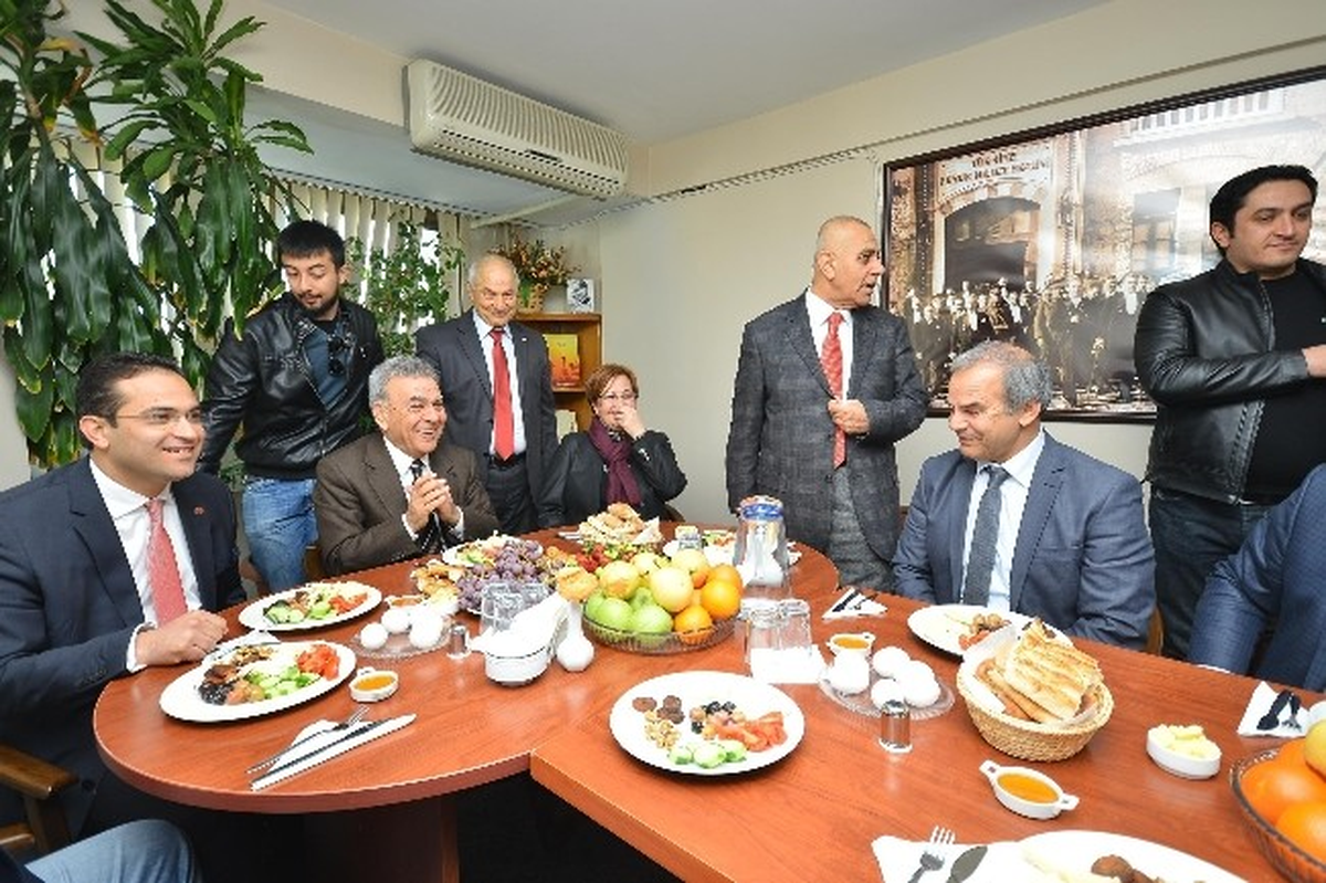 Başkan Kocaoğlu, Anadolu Birliği\'ne Gitti