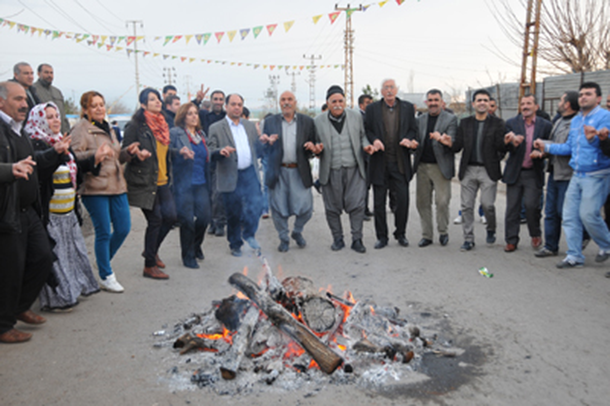BDP\'nin Büro Açılışı Newroz Kutlamasına Dönüştü