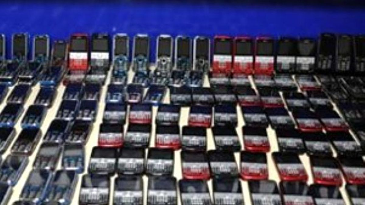 Bitlis\'te Kaçak Cep Telefonu Operasyonu