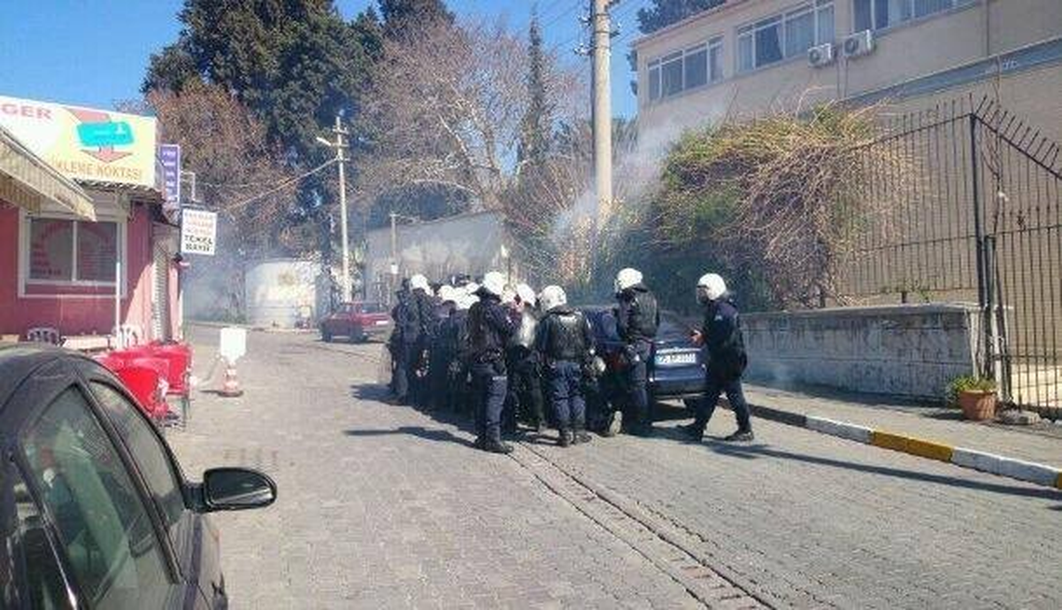 Dokuz Eylül Üniversitesi\'nde Polis Müdahalesi