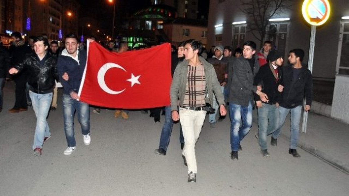 Eskişehir\'de 2 Ayrı Yürüyüş