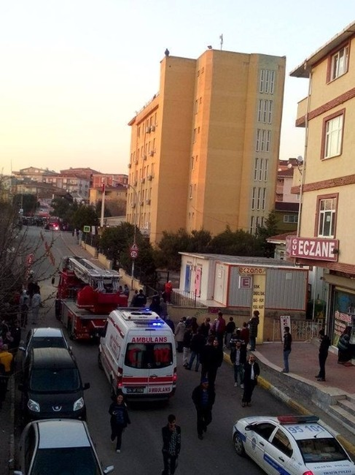 İntihara Kalkışan Vatandaşı BBP Lideri Destici Kurtardı