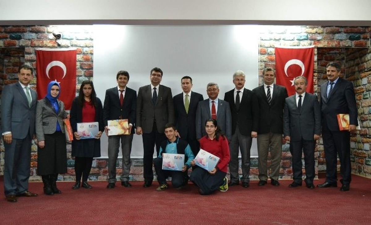 Kulu\'da Tablet Bilgisayar Dağıtıldı