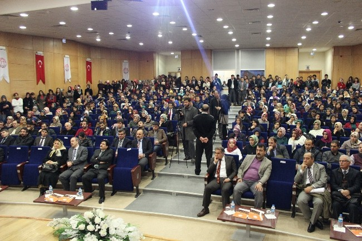 Mşü\'de Akif\'in Fikir Dünyası Konferansı