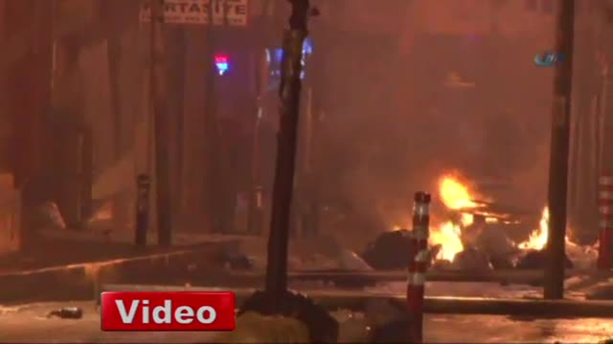 Okmeydanı\'nda Korsan Gösteriye Polis Müdahalesi