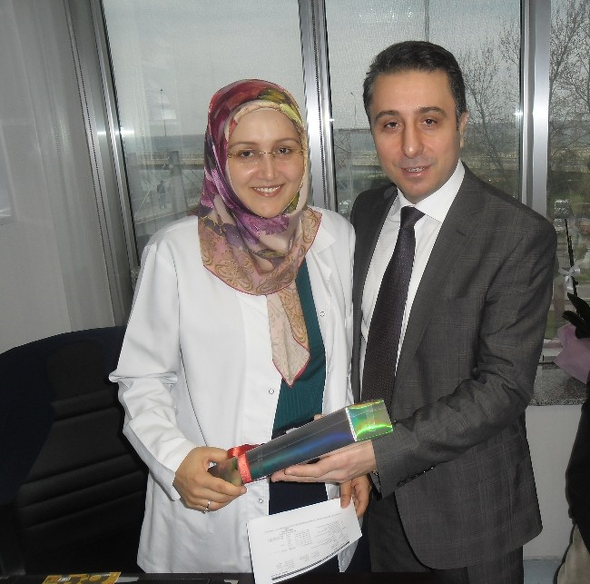 Özel İmperial Hastanesi\'nde Tıp Bayramı\'nda Doktorlara Kırmızı Gül