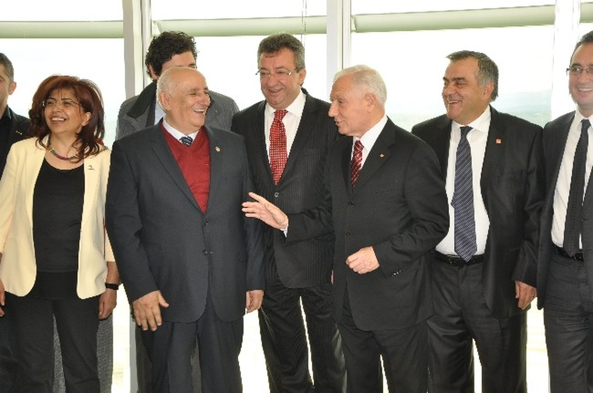 Özel Uğurlu Hastanesi\'nde Bekleyiş Sürüyor