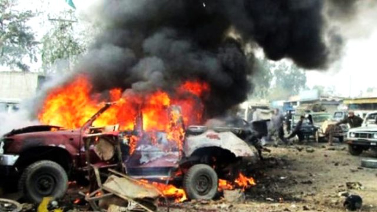 Pakistan\'da Bombalı Saldırı: 10 Ölü
